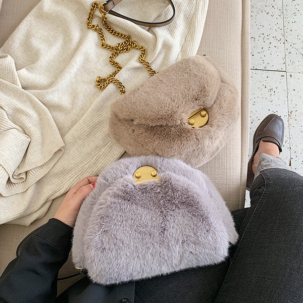 ÚJ modell női táska pehely és fém lánccal több színben