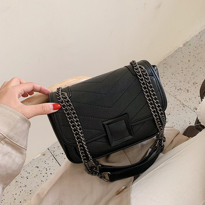 Modern női táska fém rögzítéssel több színben