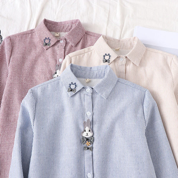 Új modell női csíkos ing klasszikus gallérral és több színben hímzéssel