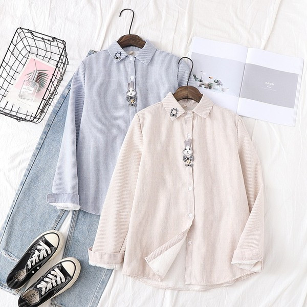 Új modell női csíkos ing klasszikus gallérral és több színben hímzéssel