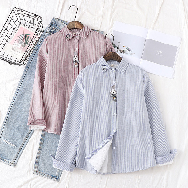 Új modell női csíkos ing klasszikus gallérral és több színben hímzéssel