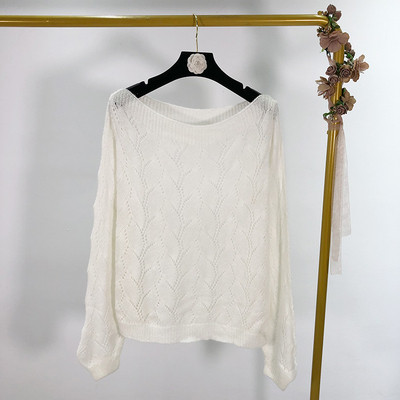 Vékony női pulóver csónakos nyakkivágással, három színben