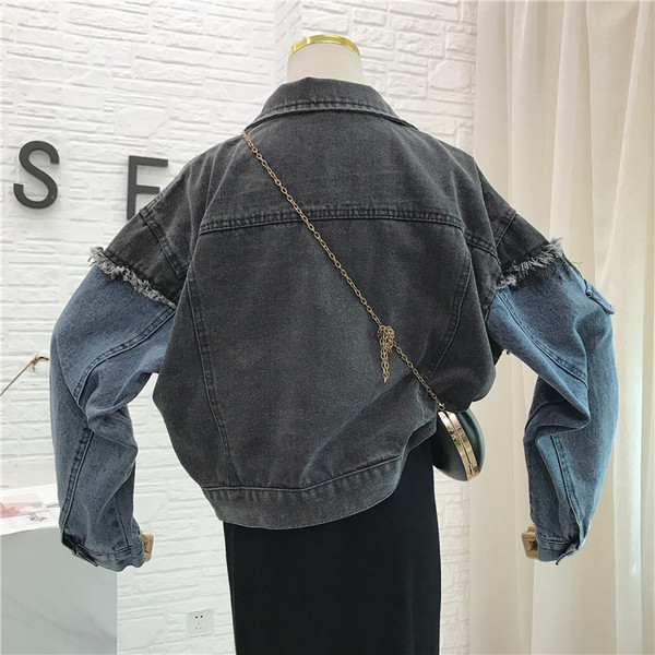 Modern női farmerdzseki széles modell kék színben