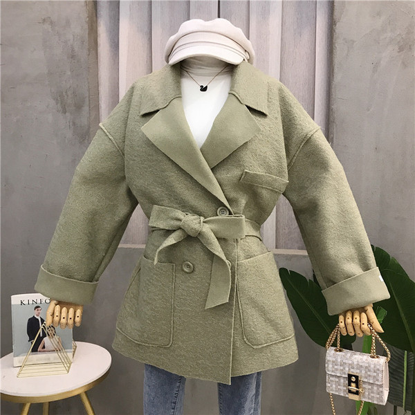 Stílusos női kabát zsebekkel és övvel négy színben
