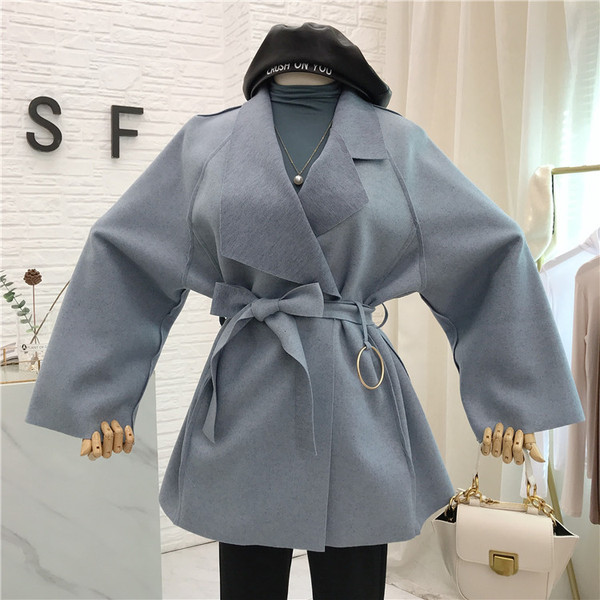 Stílusos női kabát övvel, három színben