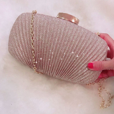 Elegáns kézitáska / kuplung hosszú fém vállfogantyúval