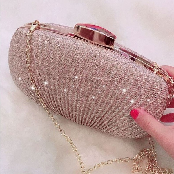 Elegáns kézitáska / kuplung hosszú fém vállfogantyúval