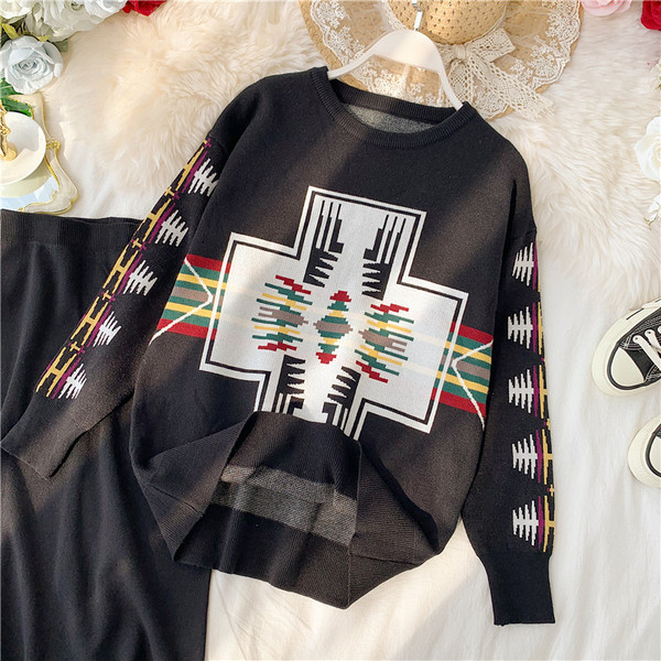 Μοντέρνο γυναικείο  πλεκτό σύνολο  σε μαύρο χρώμα