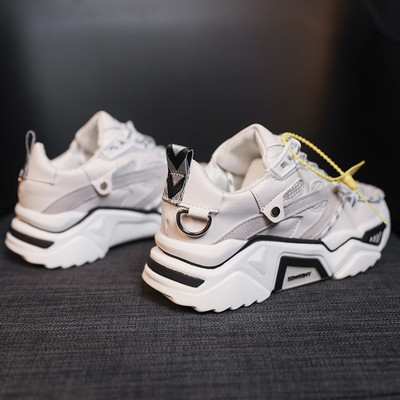 Aktuális női tornacipő magas durva talppal, fehér és fekete színben