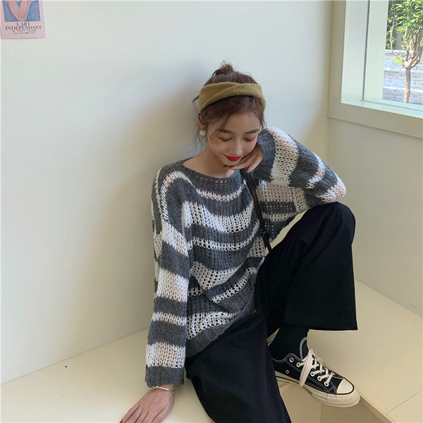 Női aktuális pulóver két színben - széles modell