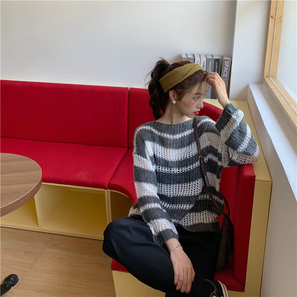 Női aktuális pulóver két színben - széles modell