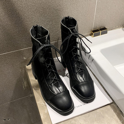 Γυναικείες μπότες με χοντρό τακούνι και  κορδόνια σε μπεζ και μαύρο χρώμα