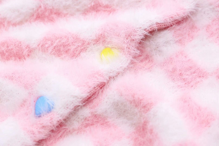 Vastag rövid kardigán színes gombokkal és hosszú ujjakkal