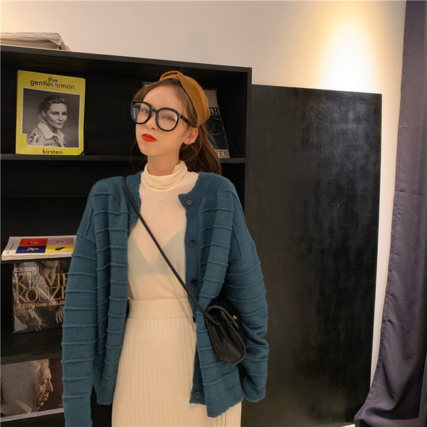 Női kardigán kék és piros színben, gombokkal