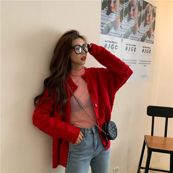 Női kardigán kék és piros színben, gombokkal