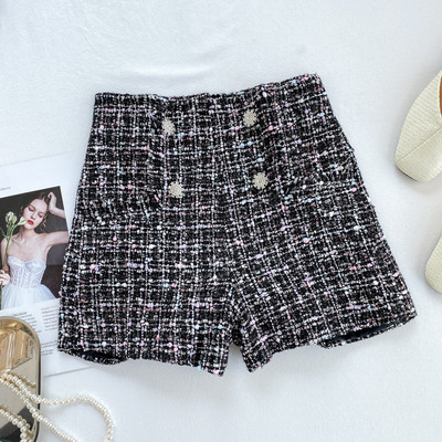 Modern női rövidnadrág gombokkal, három színben