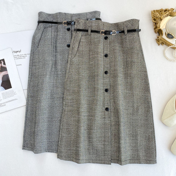 Női kockás szoknya övvel és gombokkal, két színben