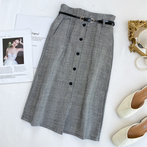 Női kockás szoknya övvel és gombokkal, két színben