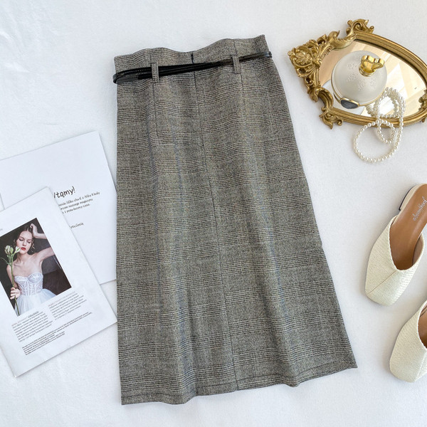 Női kockás szoknya övvel és gombokkal, két színben