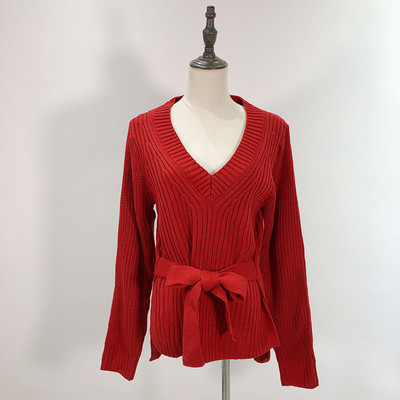 Hosszú pulóver spitz nyakkivágással és nyakkendővel több színben