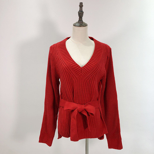 Hosszú pulóver spitz nyakkivágással és nyakkendővel több színben