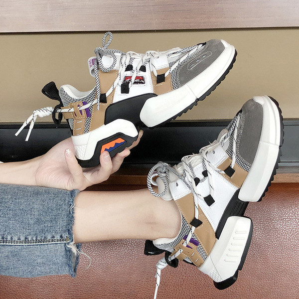 Modern női tornacipő durva talppal, színes nyakkendőkkel több színben