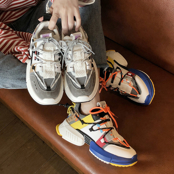 Modern női tornacipő durva talppal, színes nyakkendőkkel több színben