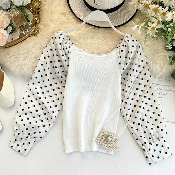 Modern női blúz kerek nyakkivágással, pöttyös ujjakkal, több színben