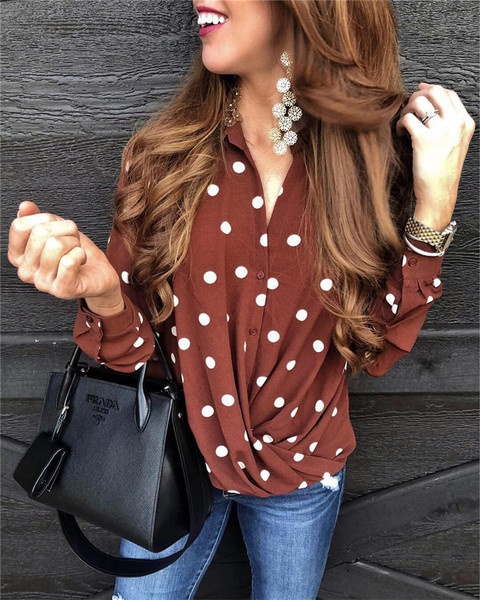 Modern női ing három színben pöttyökkel és spitz nyakkivágással