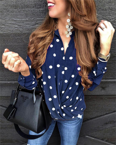 Modern női ing három színben pöttyökkel és spitz nyakkivágással