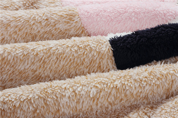 Új modell modern női pulóver bézs színben cipzárral