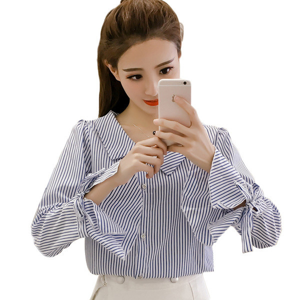 Cămașă de damă în dungi cu mâneci lungi și guler clasic