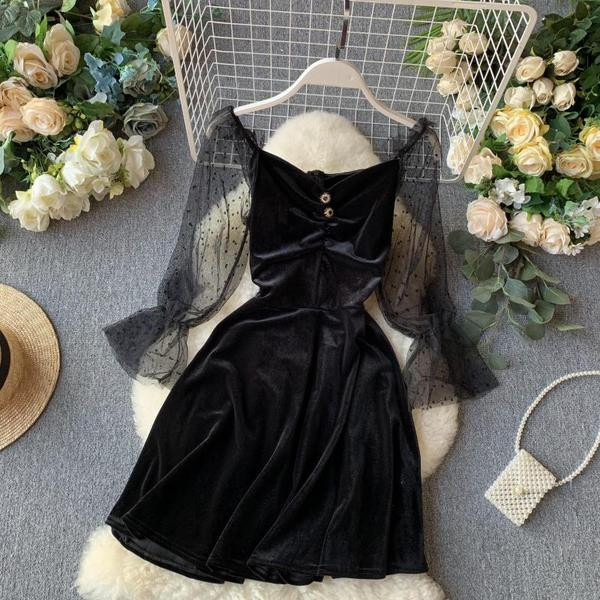 Rochie de dama din catifea cu nasturi de culoare neagra