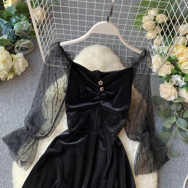 Rochie de dama din catifea cu nasturi de culoare neagra