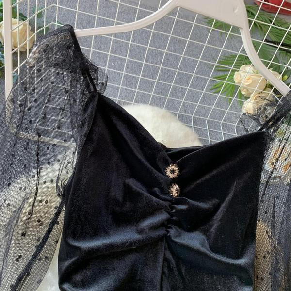 Rochie de dama din catifea cu nasturi de culoare neagra