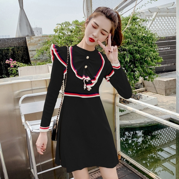 Alkalmi női ruha két színben, hosszú ujjal és gombbal