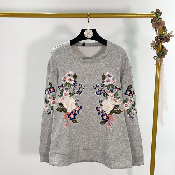 Szürke női blúz, hímzéssel és hosszú ujjal