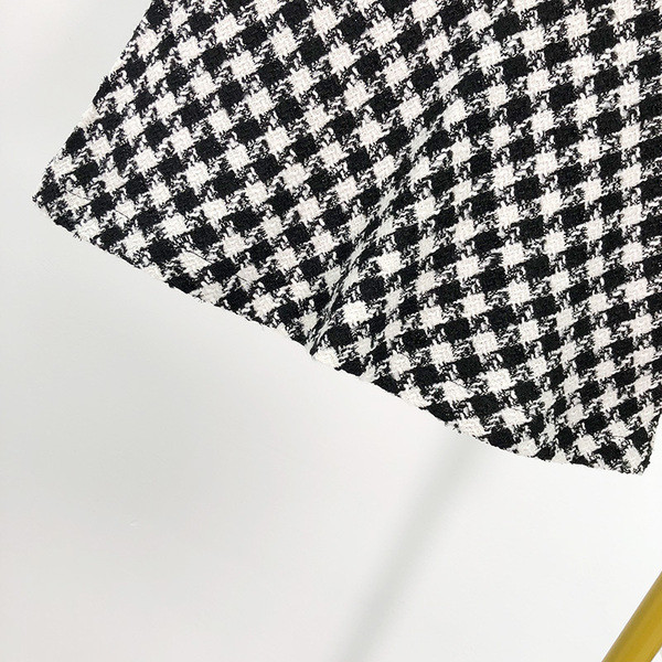 Fekete-fehér rövid kockás szoknya magas derékkal