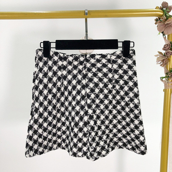 Fekete-fehér rövid kockás szoknya magas derékkal