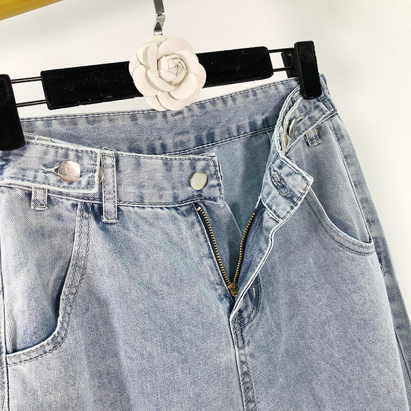 Blugi lungi de dama de culoare deschisa cu talie inalta si nasturi - model larg