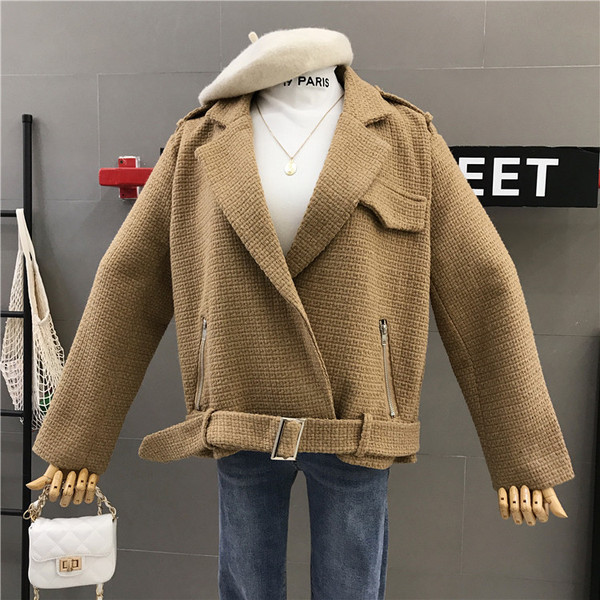 Női alkalmi kabát fekete, barna és fehér övvel