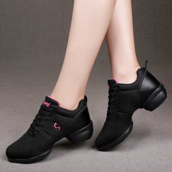 ÚJ női tornacipő modell fűzővel és hímzéssel, három színben