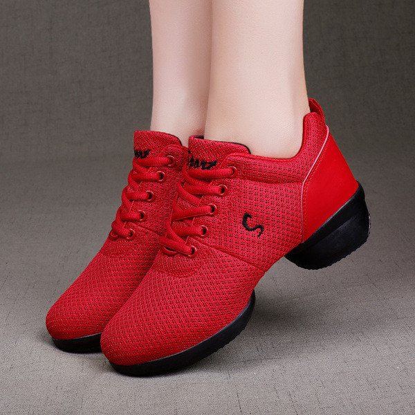 ÚJ női tornacipő modell fűzővel és hímzéssel, három színben