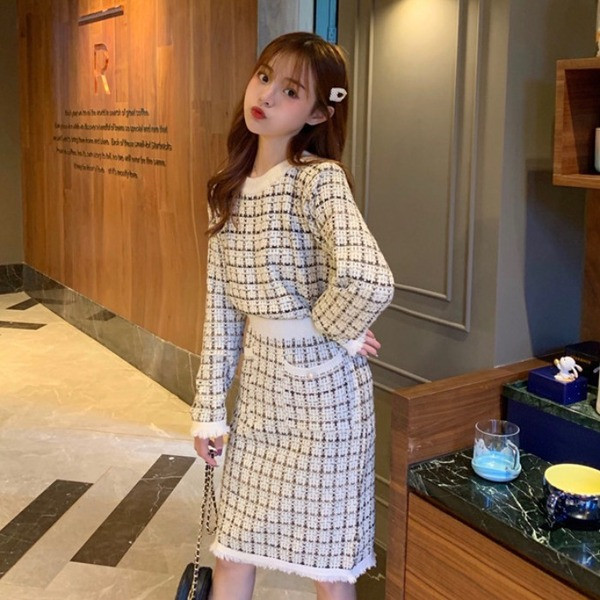 Női kockás szoknya és blúz szett két színben