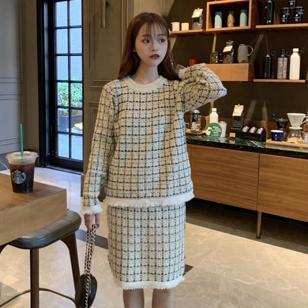 Női kockás szoknya és blúz szett két színben