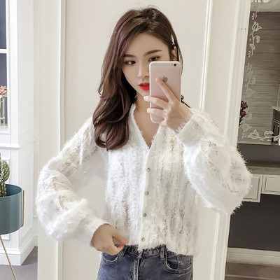 Camasa de dama actuala in trei culori cu dantela si decolteu in V