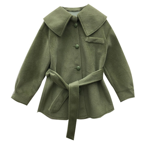 Aktuális női kabát gombokkal és övvel három színben