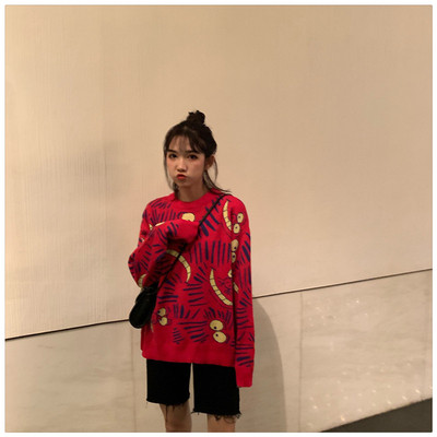 Pulover lung de damă în roșu și negru