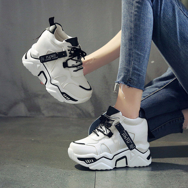 Modern női tornacipő magas talppal, színes nyakkendőkkel három színben