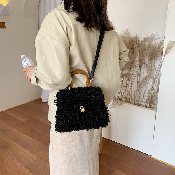 ÚJ modell női táska hosszú és rövid füllel több színben